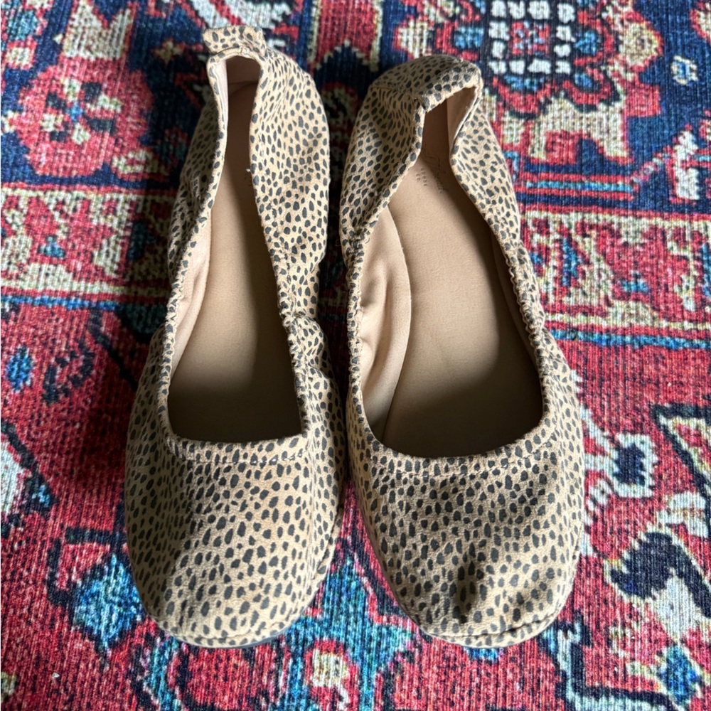 Universal Thread Tan Leopard Print Flats